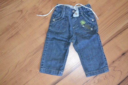 pantalon Jean "Compagnie des petits" 12 mois : 5€ (détails photo suivante)